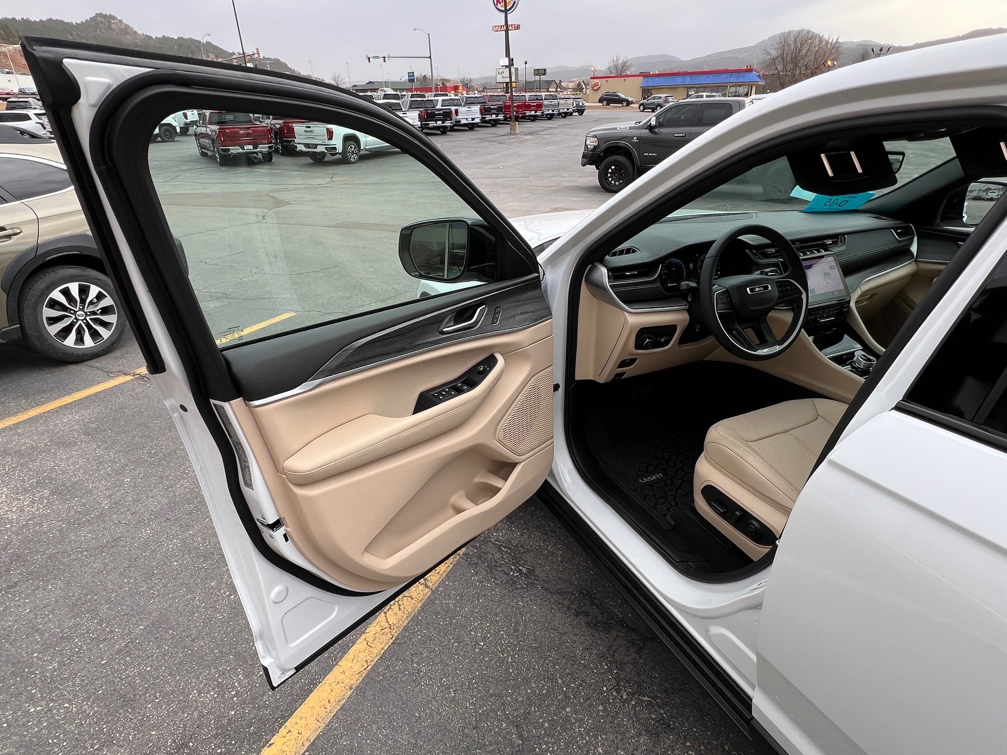 2024 Jeep Grand Cherokee Base