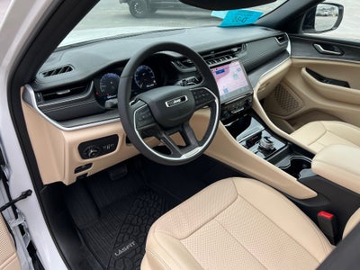 2024 Jeep Grand Cherokee Base