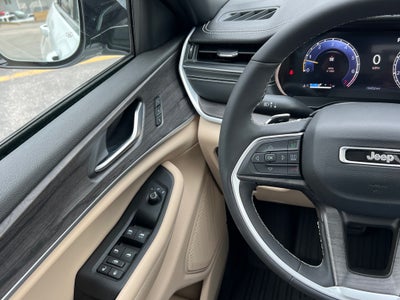 2024 Jeep Grand Cherokee Base