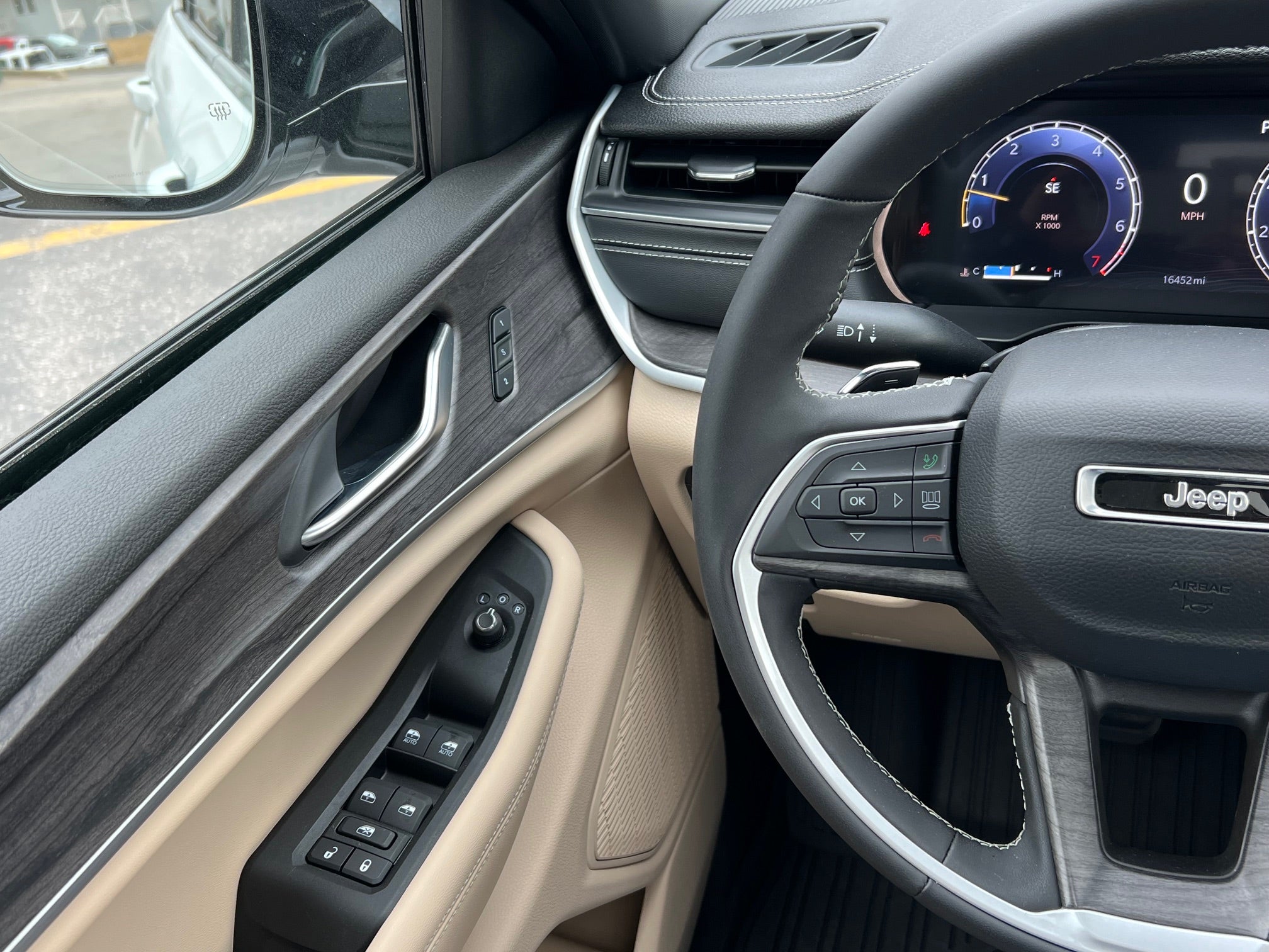 2024 Jeep Grand Cherokee Base