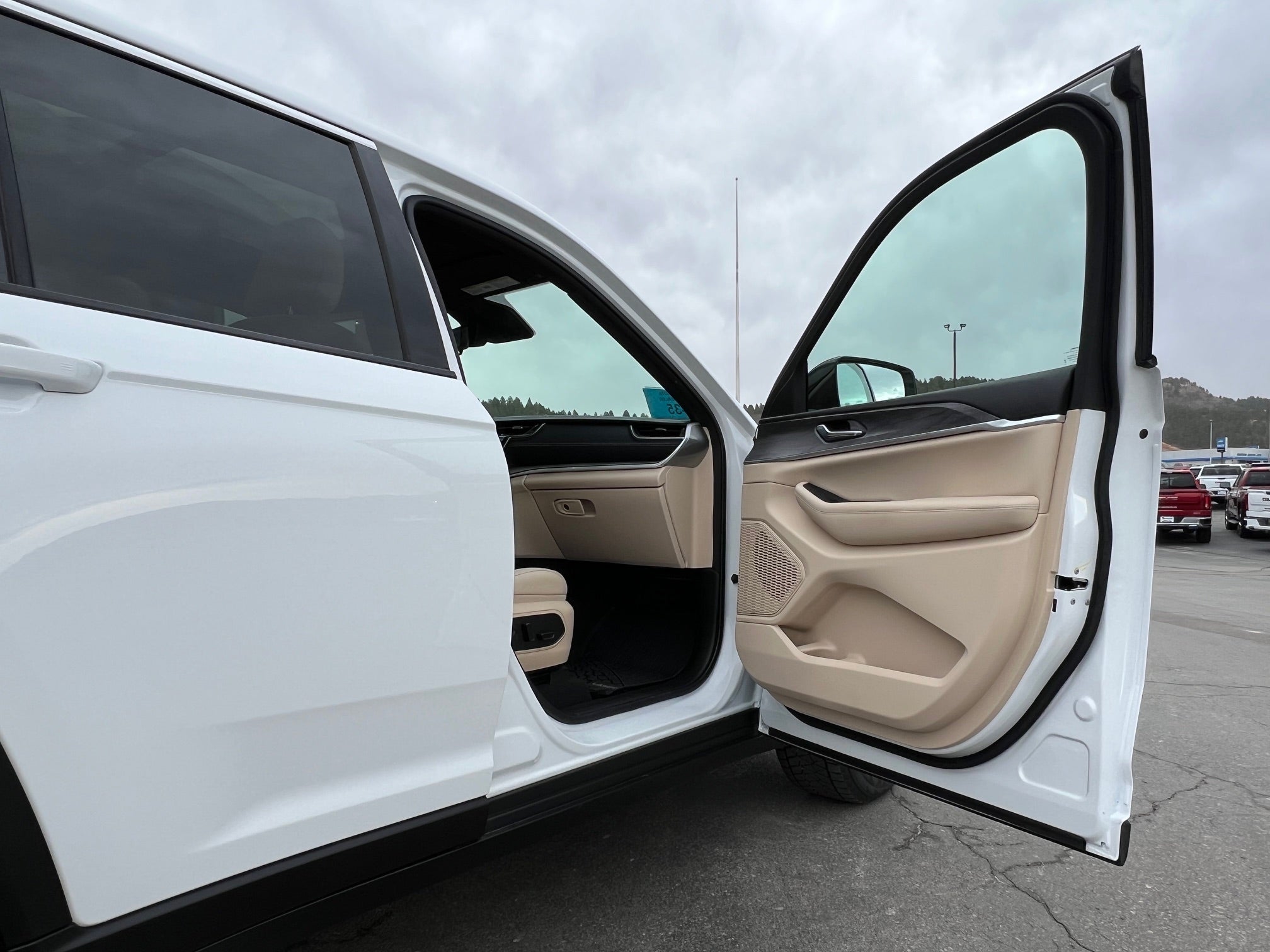 2024 Jeep Grand Cherokee Base