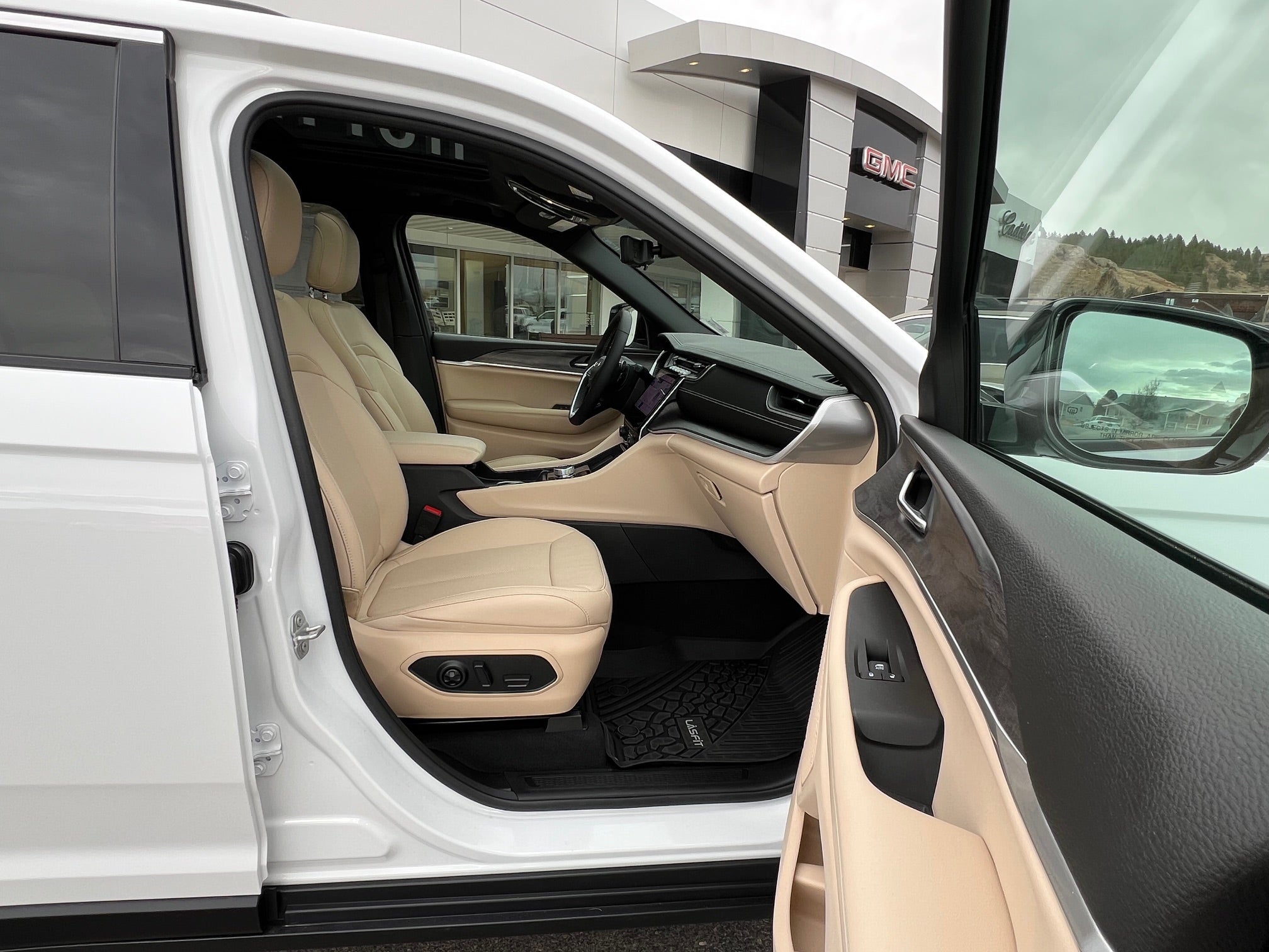 2024 Jeep Grand Cherokee Base