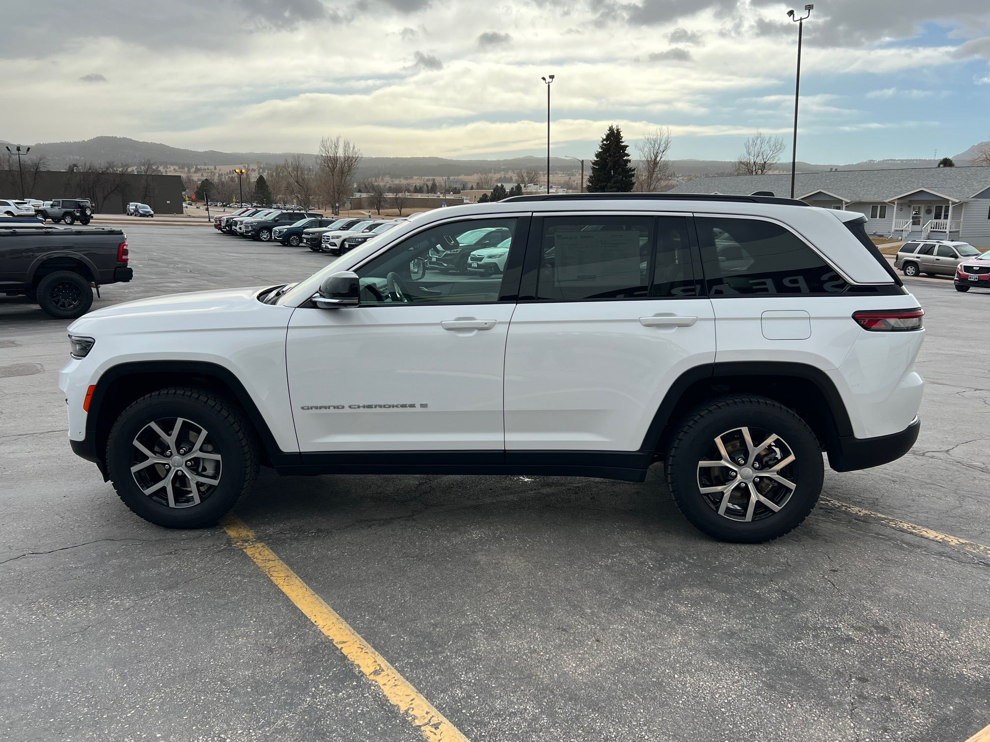 2024 Jeep Grand Cherokee Base