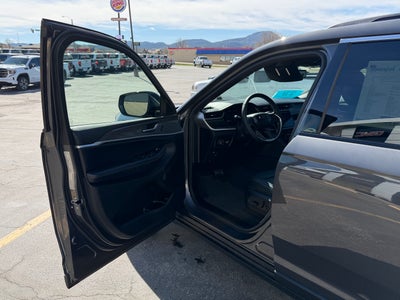 2025 Jeep Grand Cherokee L Base