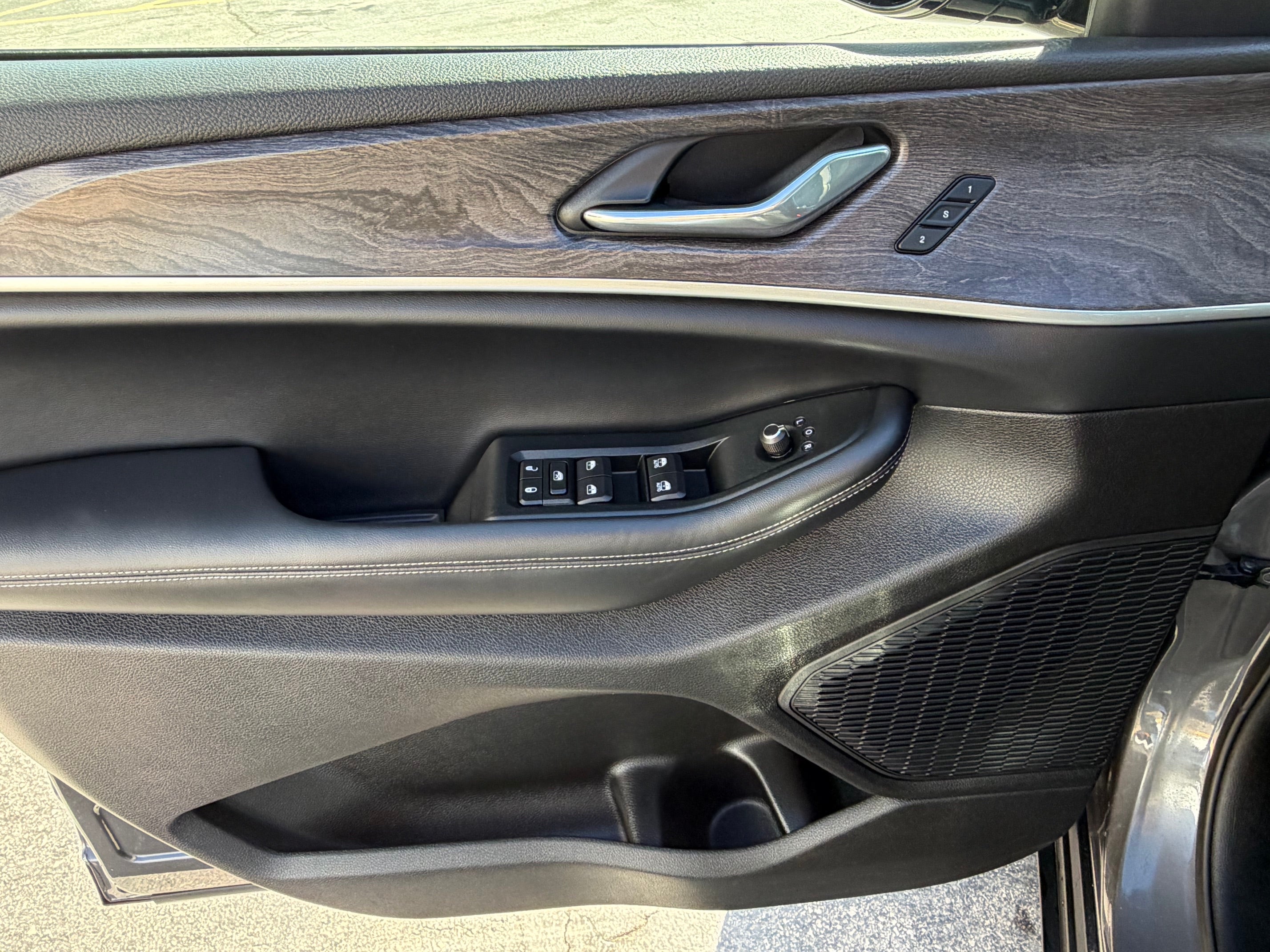 2025 Jeep Grand Cherokee L Base