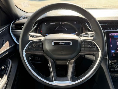 2025 Jeep Grand Cherokee L Base