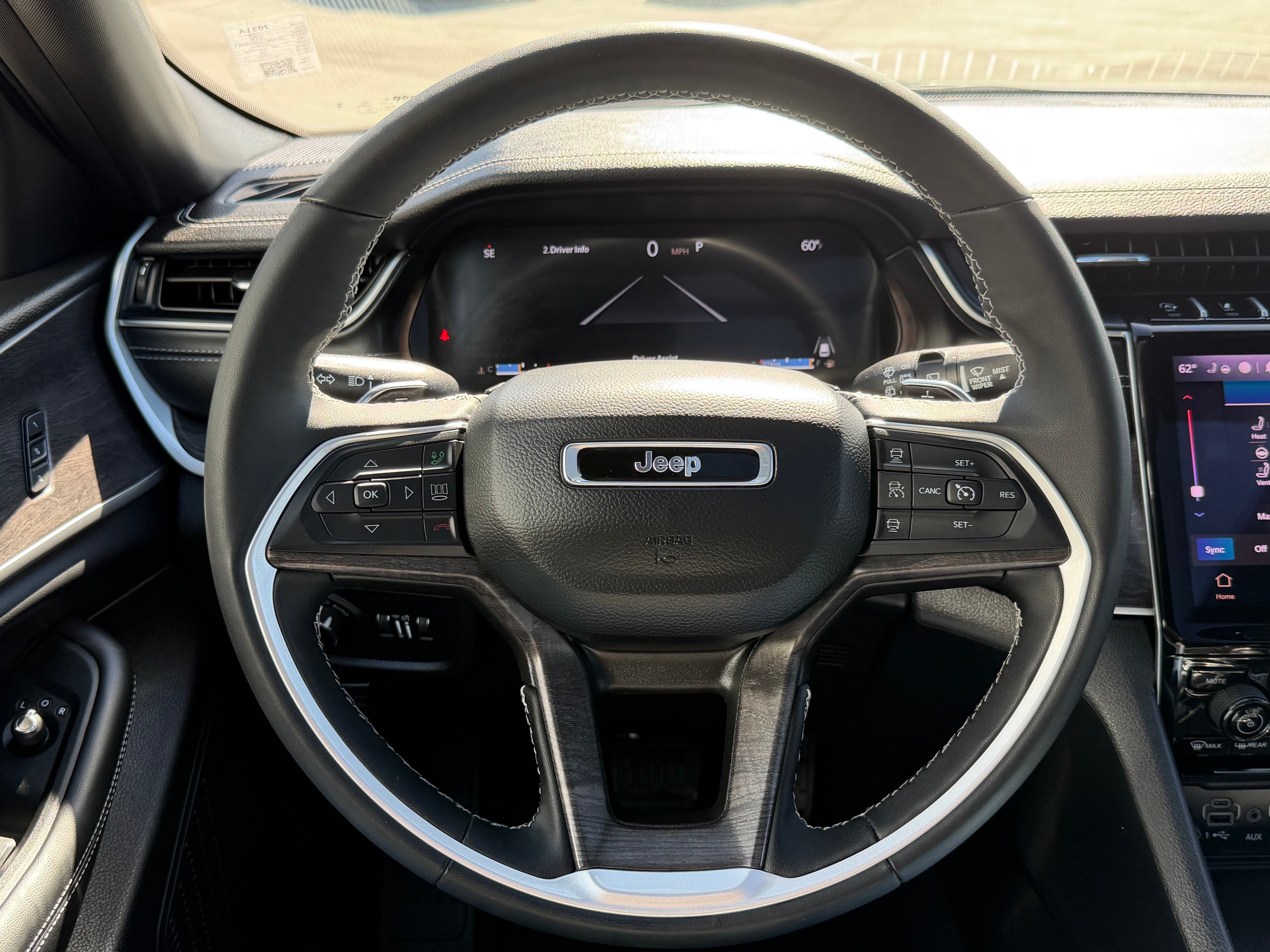 2025 Jeep Grand Cherokee L Base