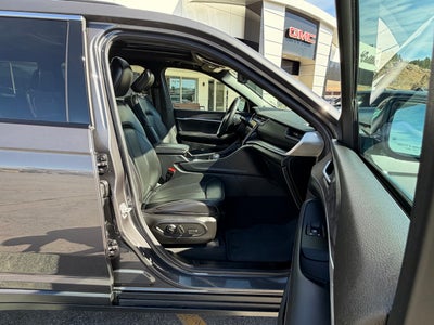 2025 Jeep Grand Cherokee L Base