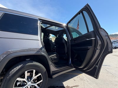 2025 Jeep Grand Cherokee L Base