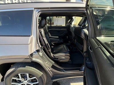 2025 Jeep Grand Cherokee L Base