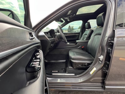 2023 Jeep Grand Cherokee L Base