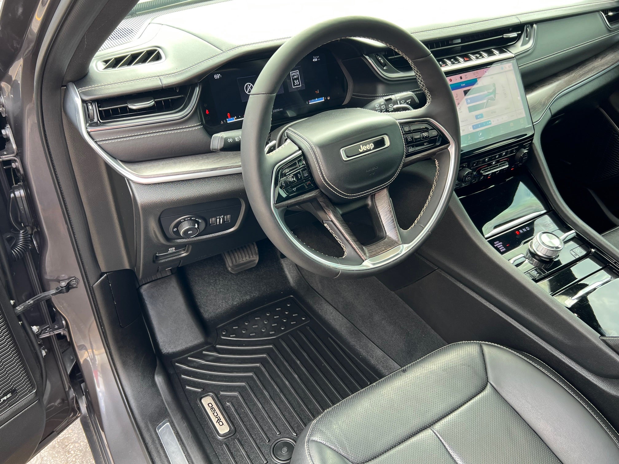 2023 Jeep Grand Cherokee L Base