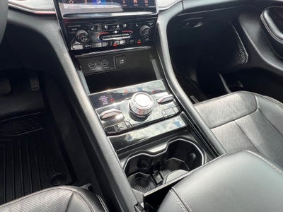 2023 Jeep Grand Cherokee L Base