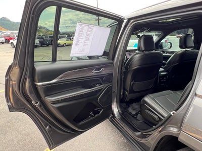 2023 Jeep Grand Cherokee L Base