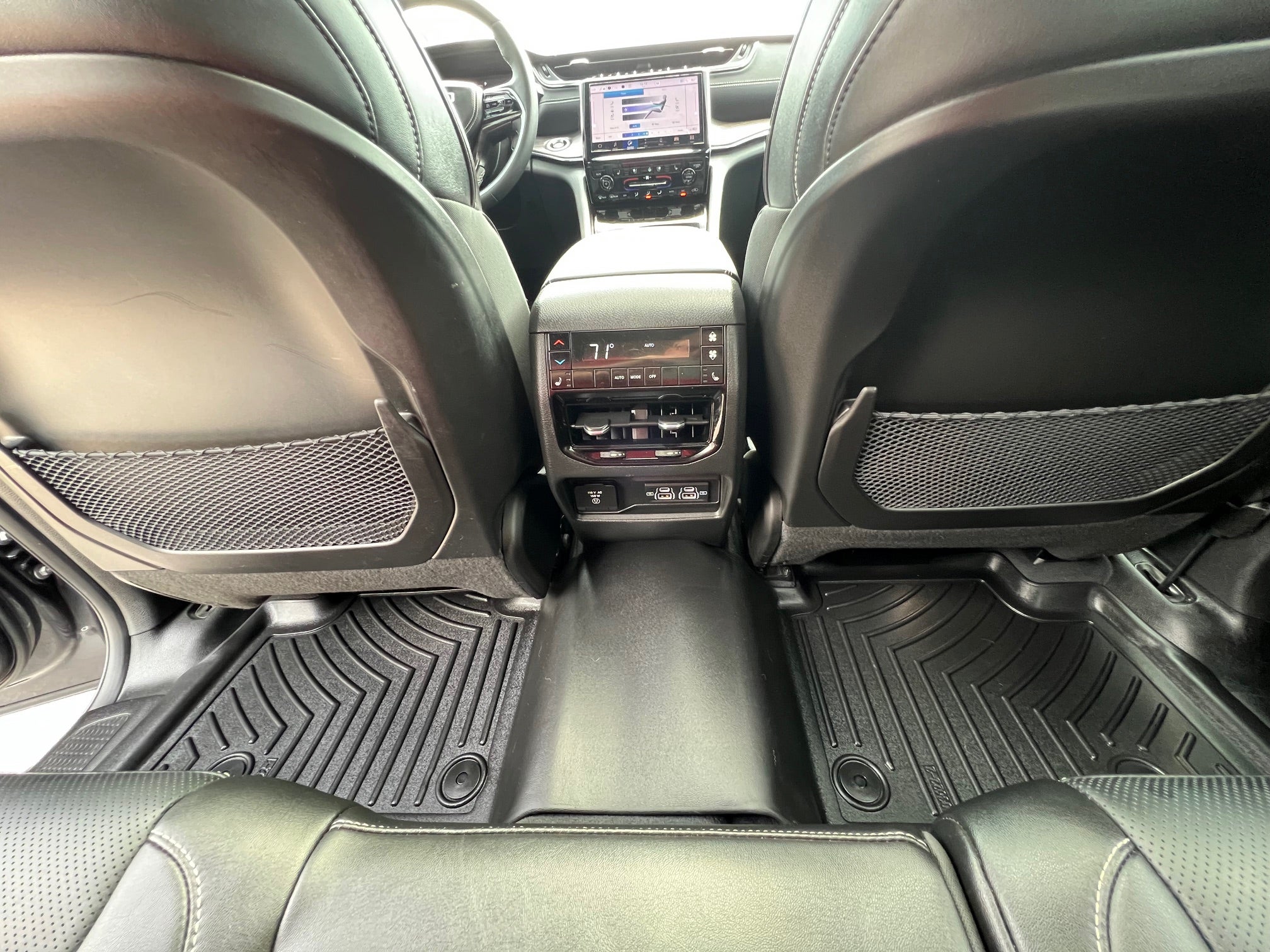 2023 Jeep Grand Cherokee L Base