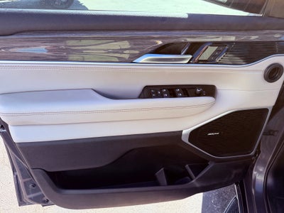 2022 Jeep Wagoneer Base
