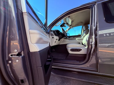 2022 Jeep Wagoneer Base