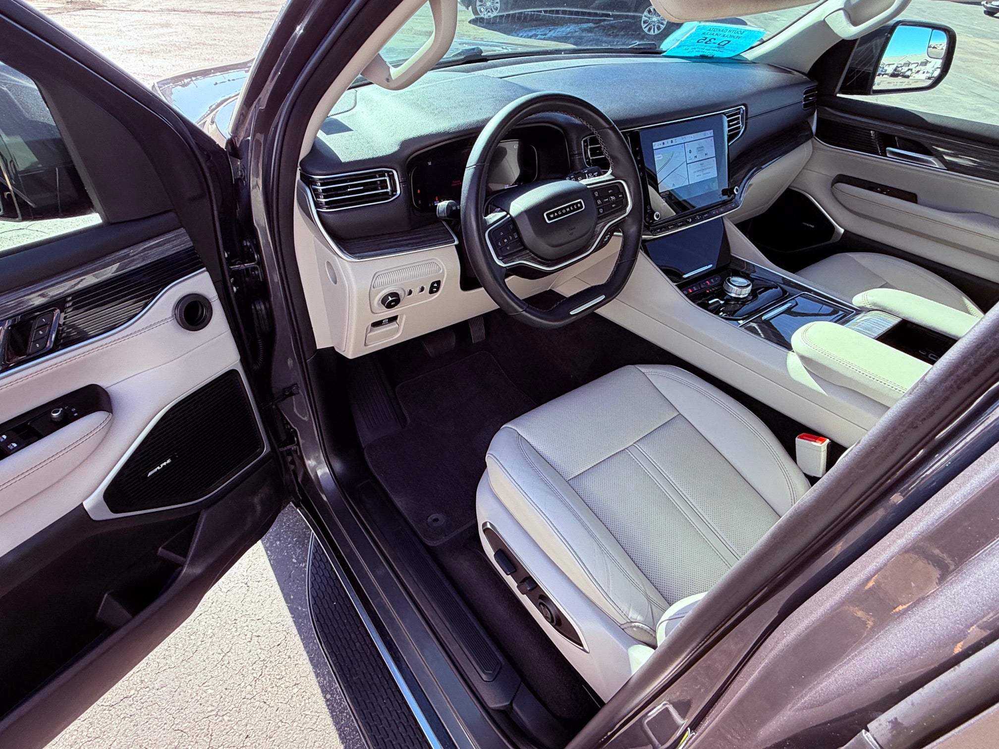 2022 Jeep Wagoneer Base