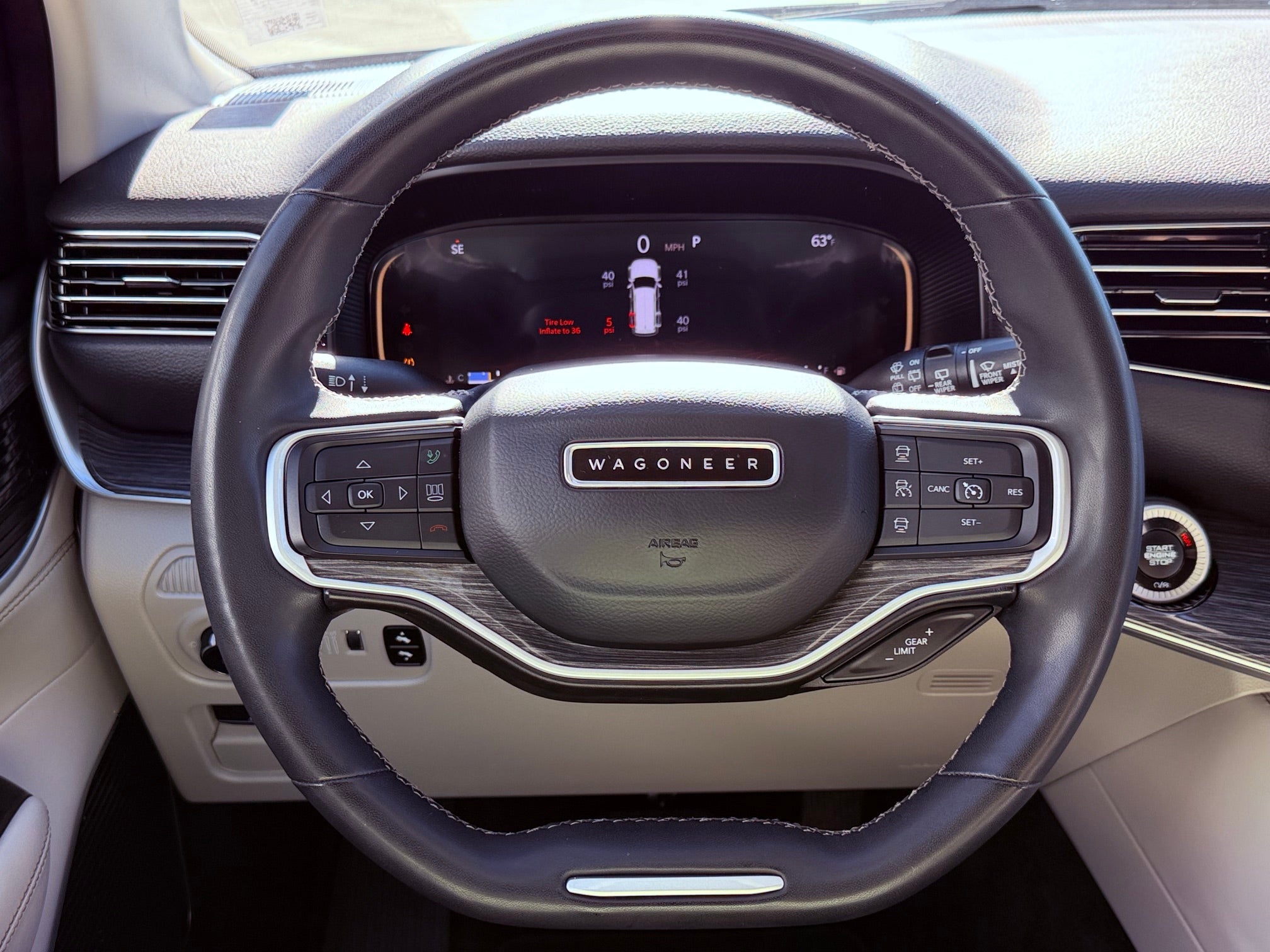 2022 Jeep Wagoneer Base