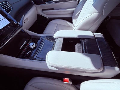 2022 Jeep Wagoneer Base