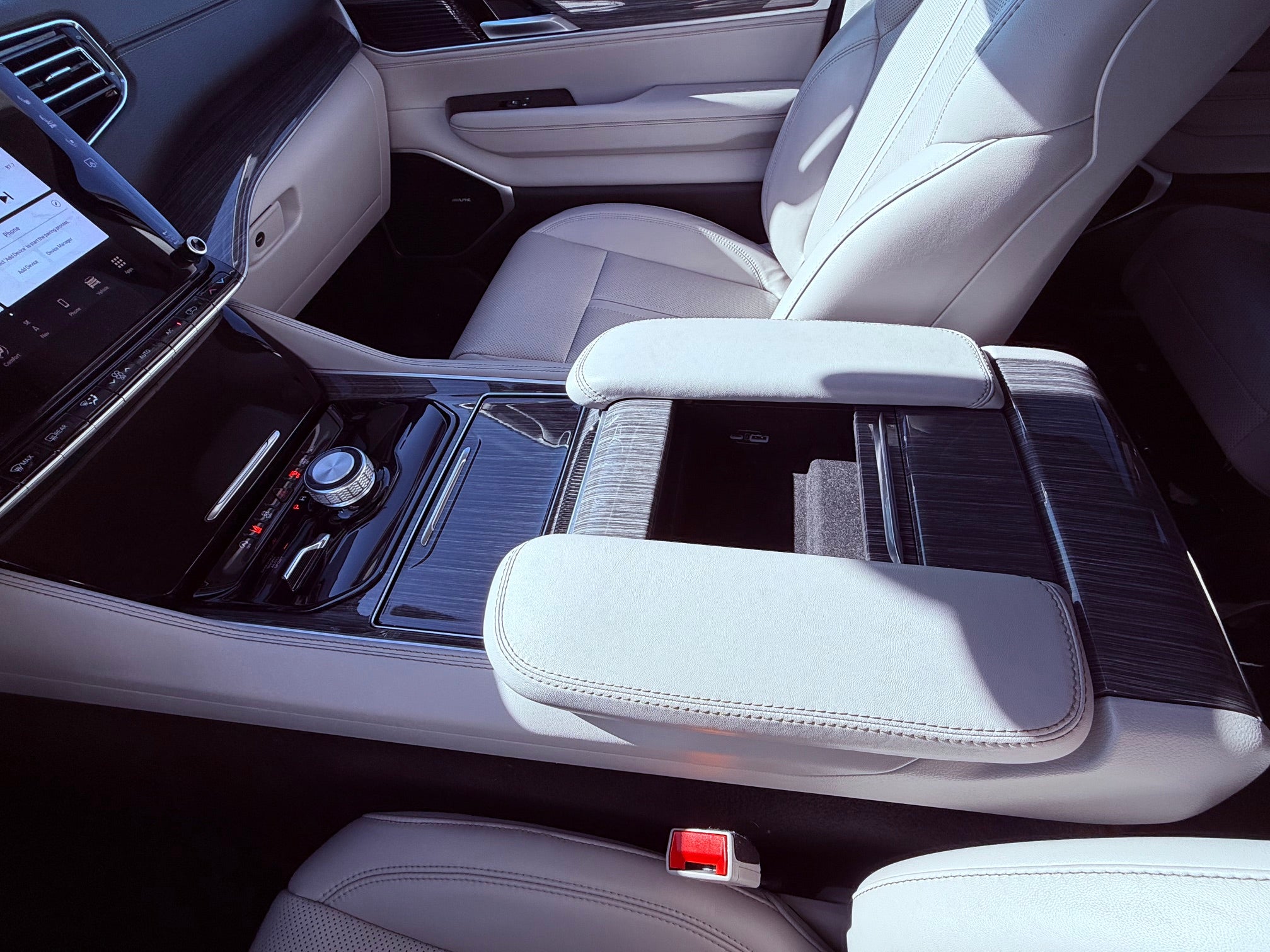 2022 Jeep Wagoneer Base