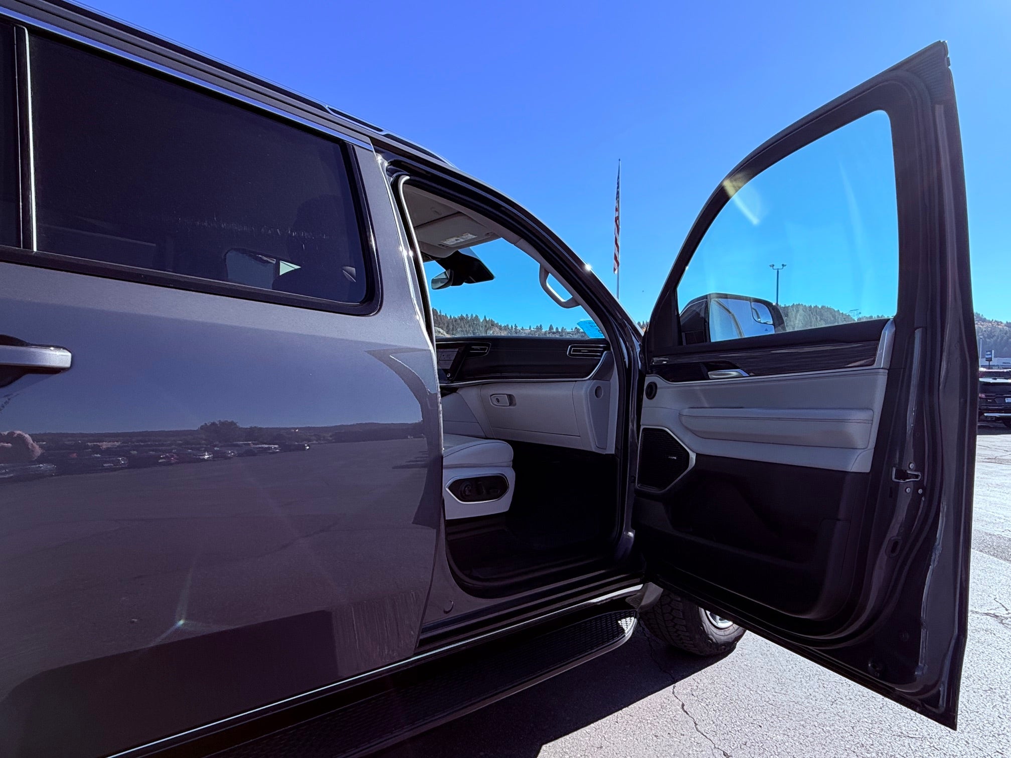 2022 Jeep Wagoneer Base