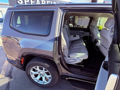 2022 Jeep Wagoneer Base