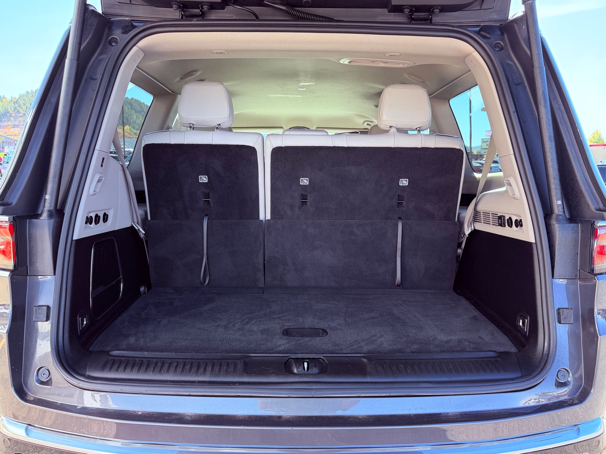 2022 Jeep Wagoneer Base