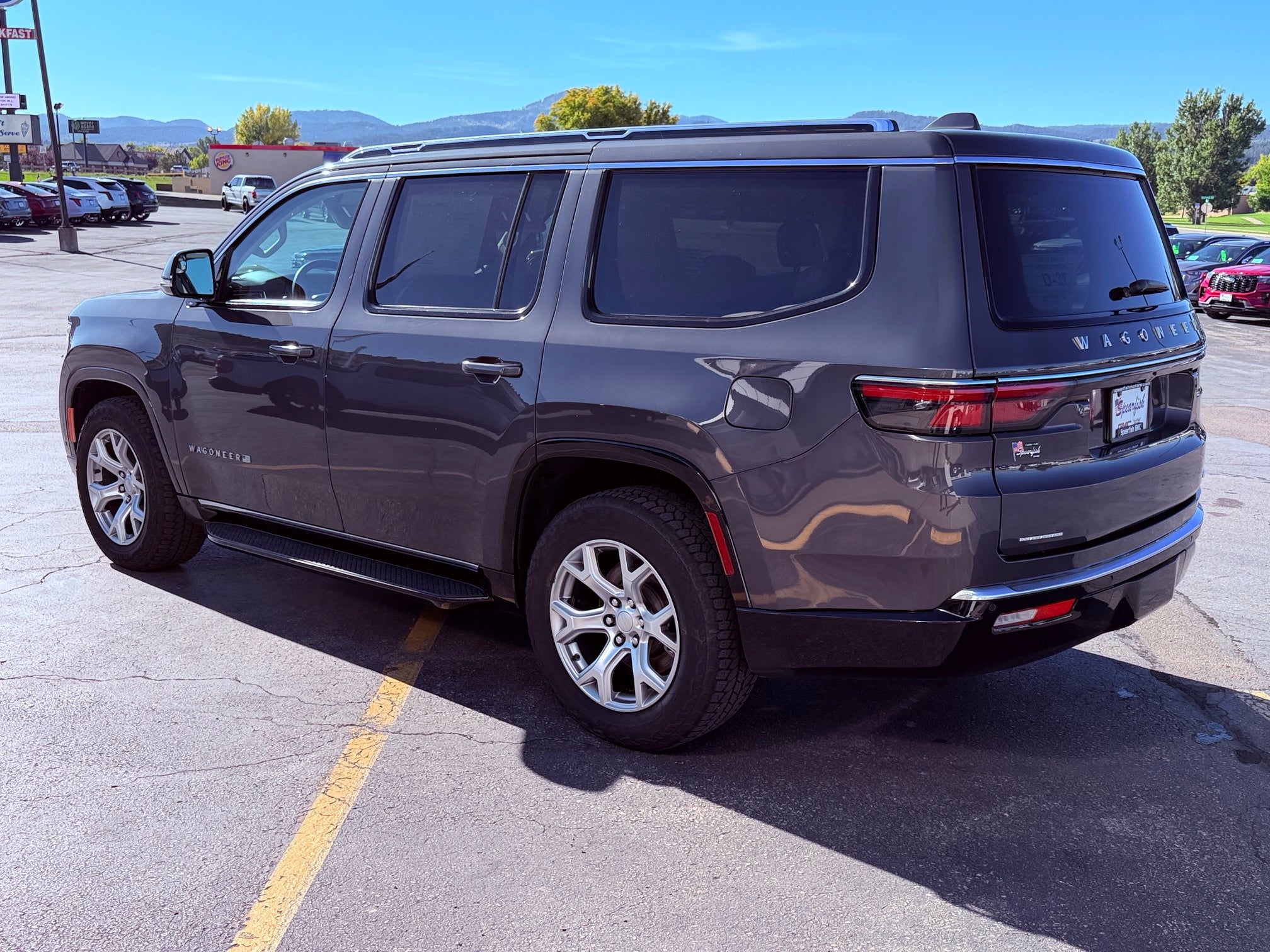 2022 Jeep Wagoneer Base