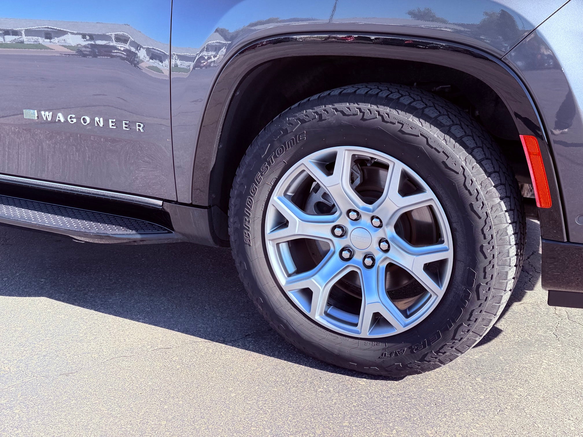 2022 Jeep Wagoneer Base