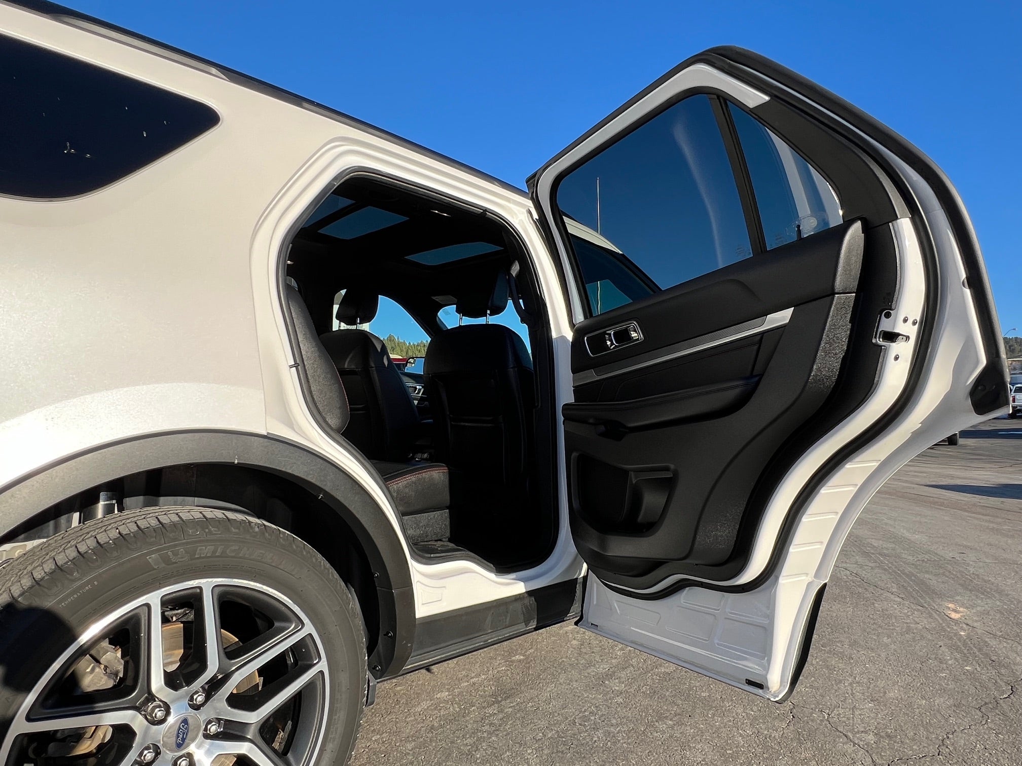 2018 Ford Explorer Base