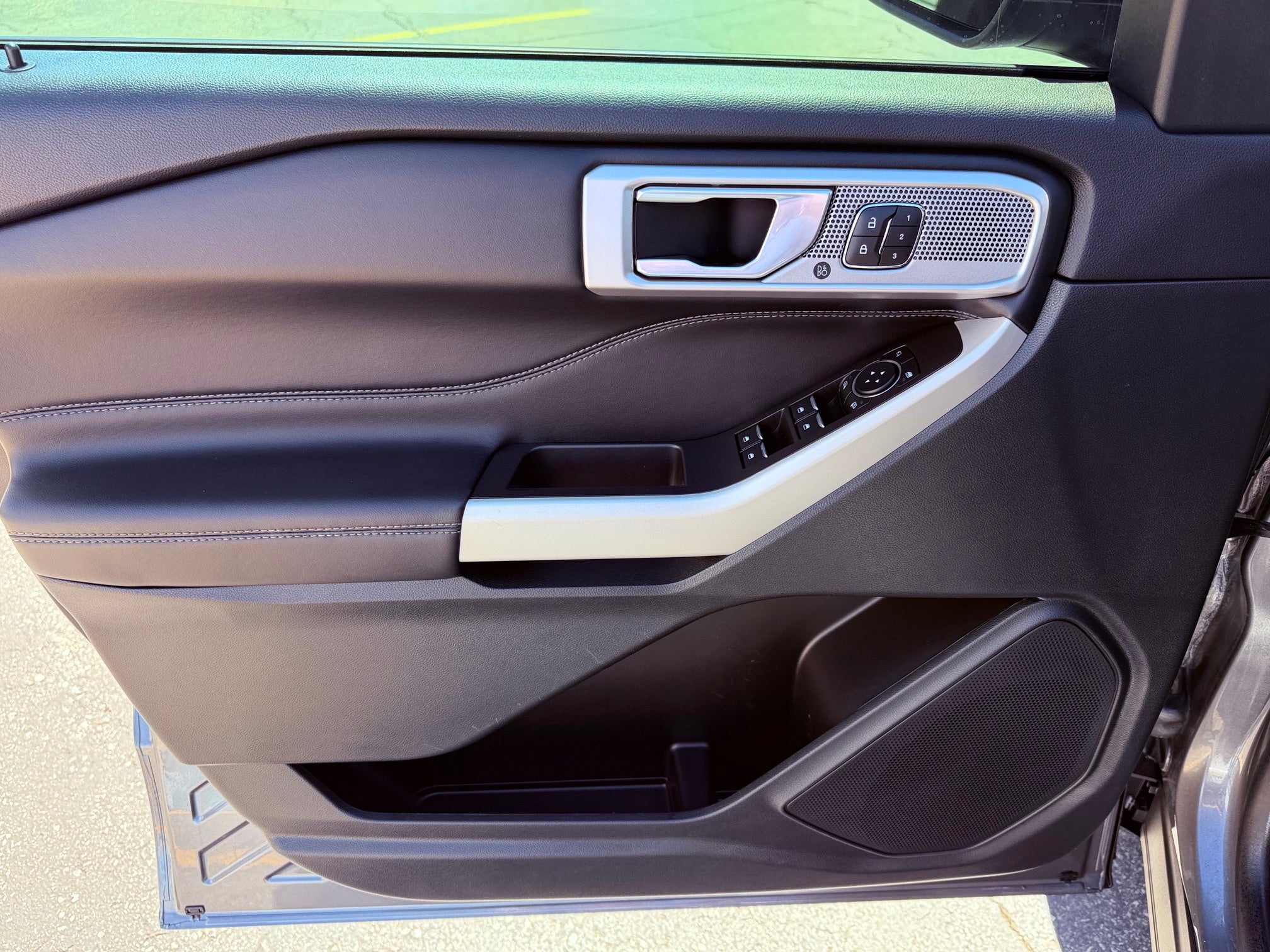 2023 Ford Explorer Base