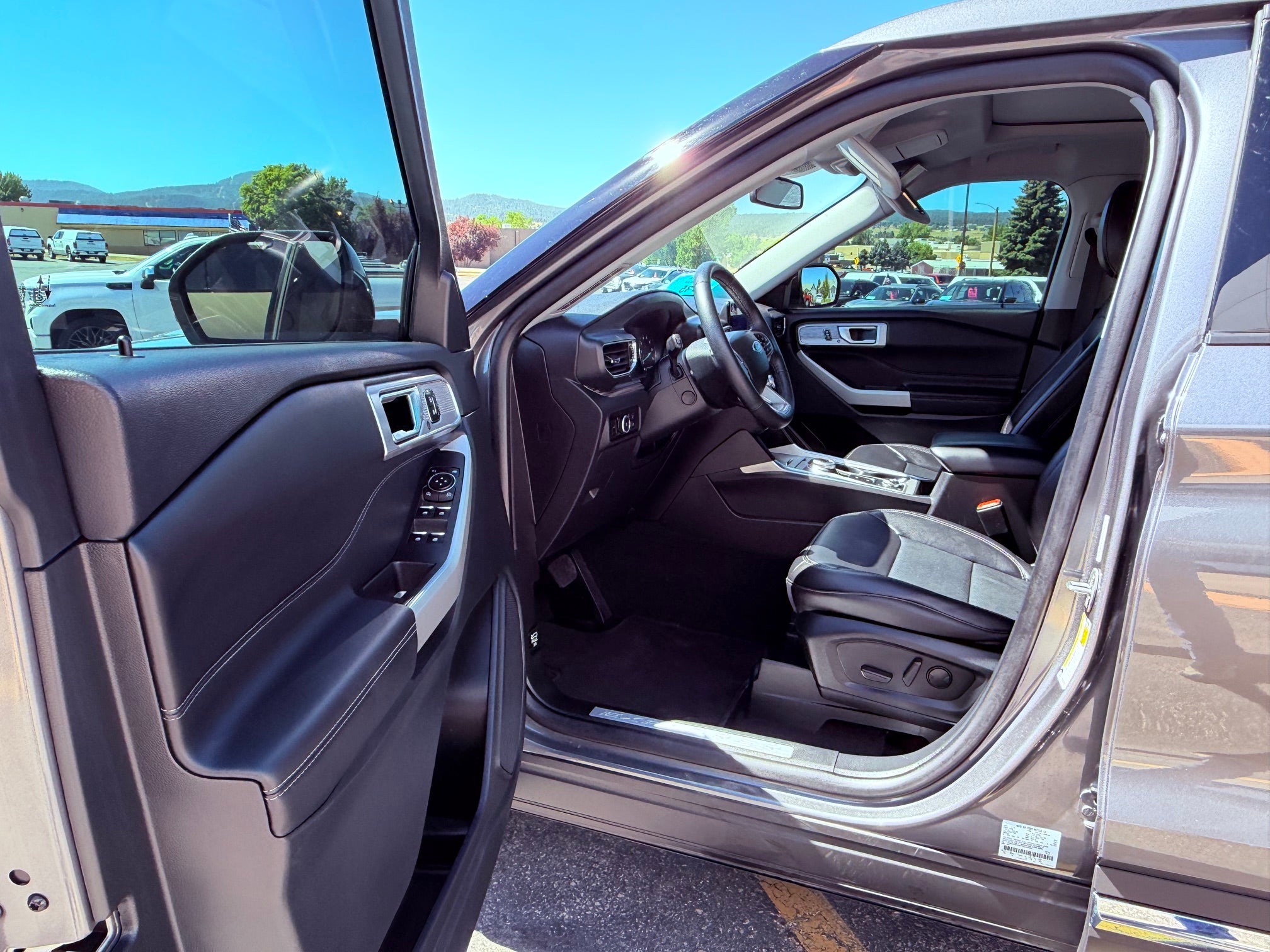 2023 Ford Explorer Base