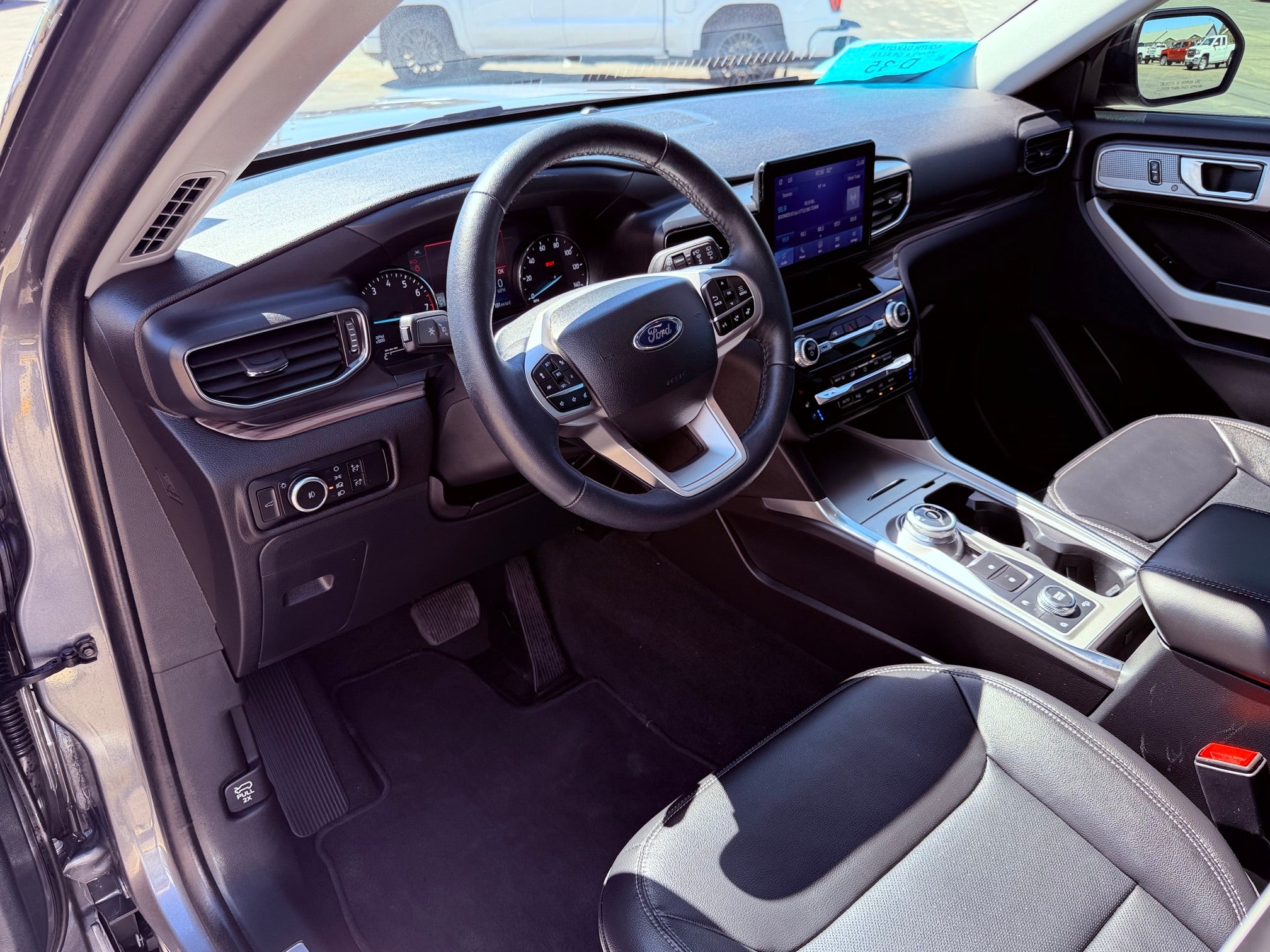 2023 Ford Explorer Base