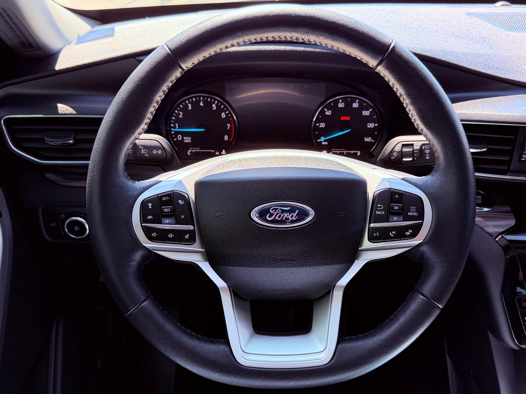 2023 Ford Explorer Base