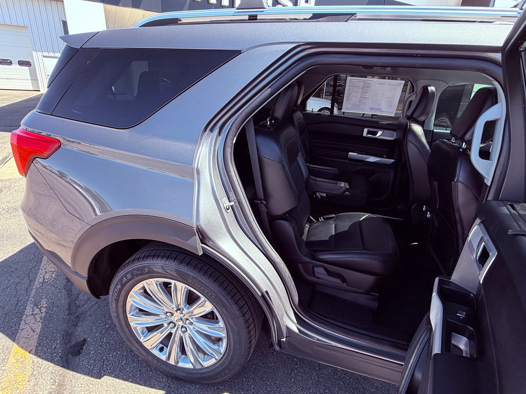 2023 Ford Explorer Base