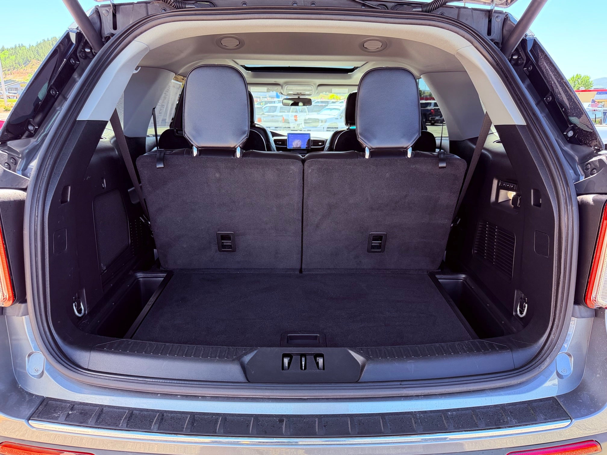 2023 Ford Explorer Base