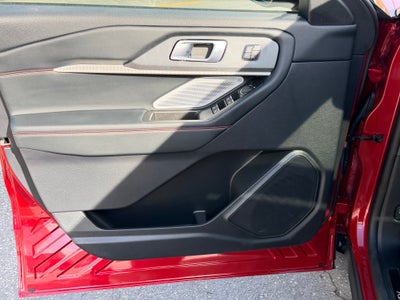 2025 Ford Explorer Base