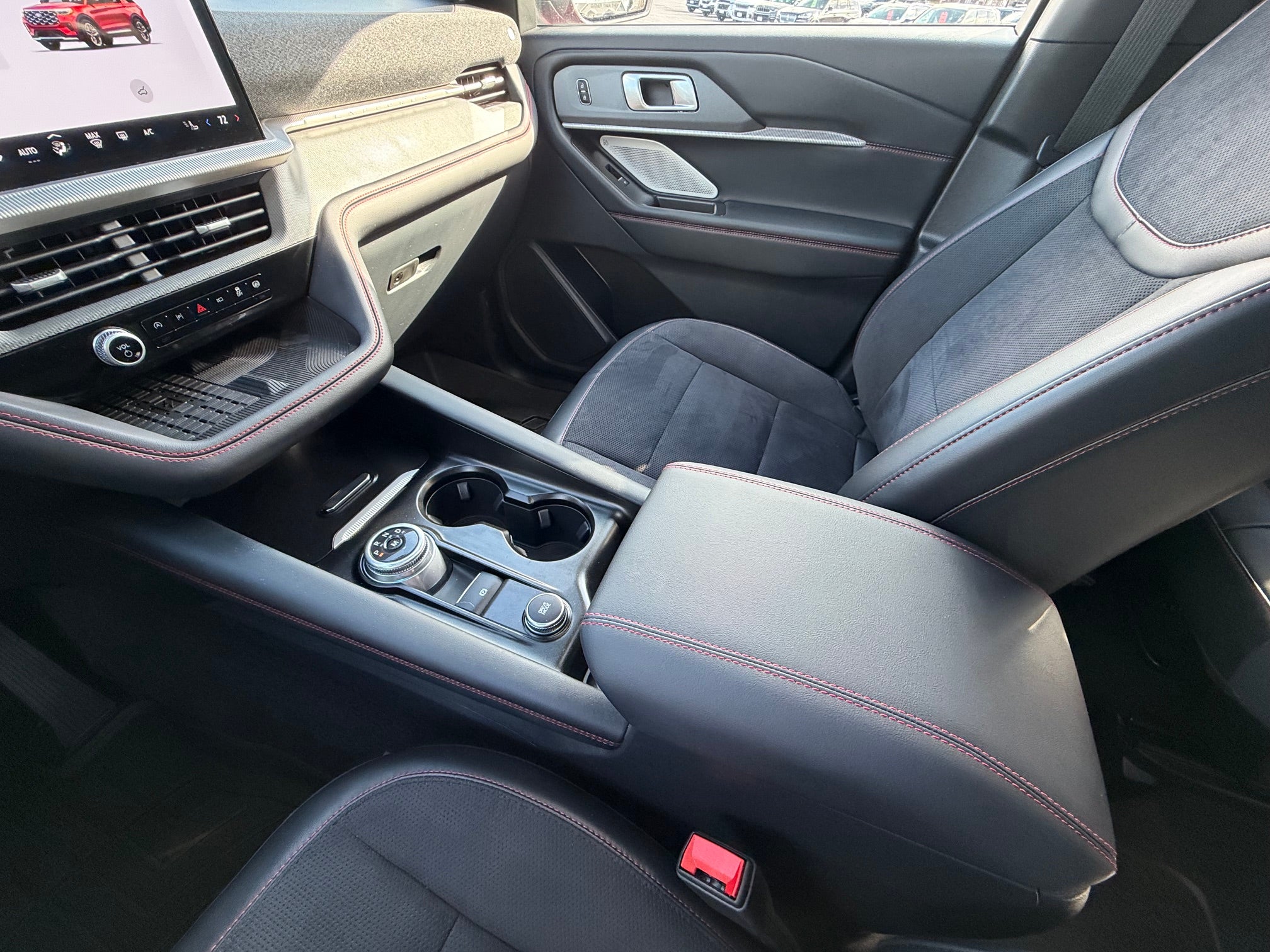 2025 Ford Explorer Base