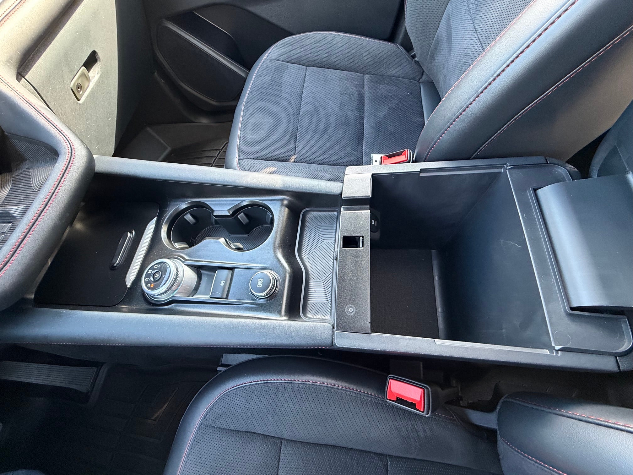 2025 Ford Explorer Base