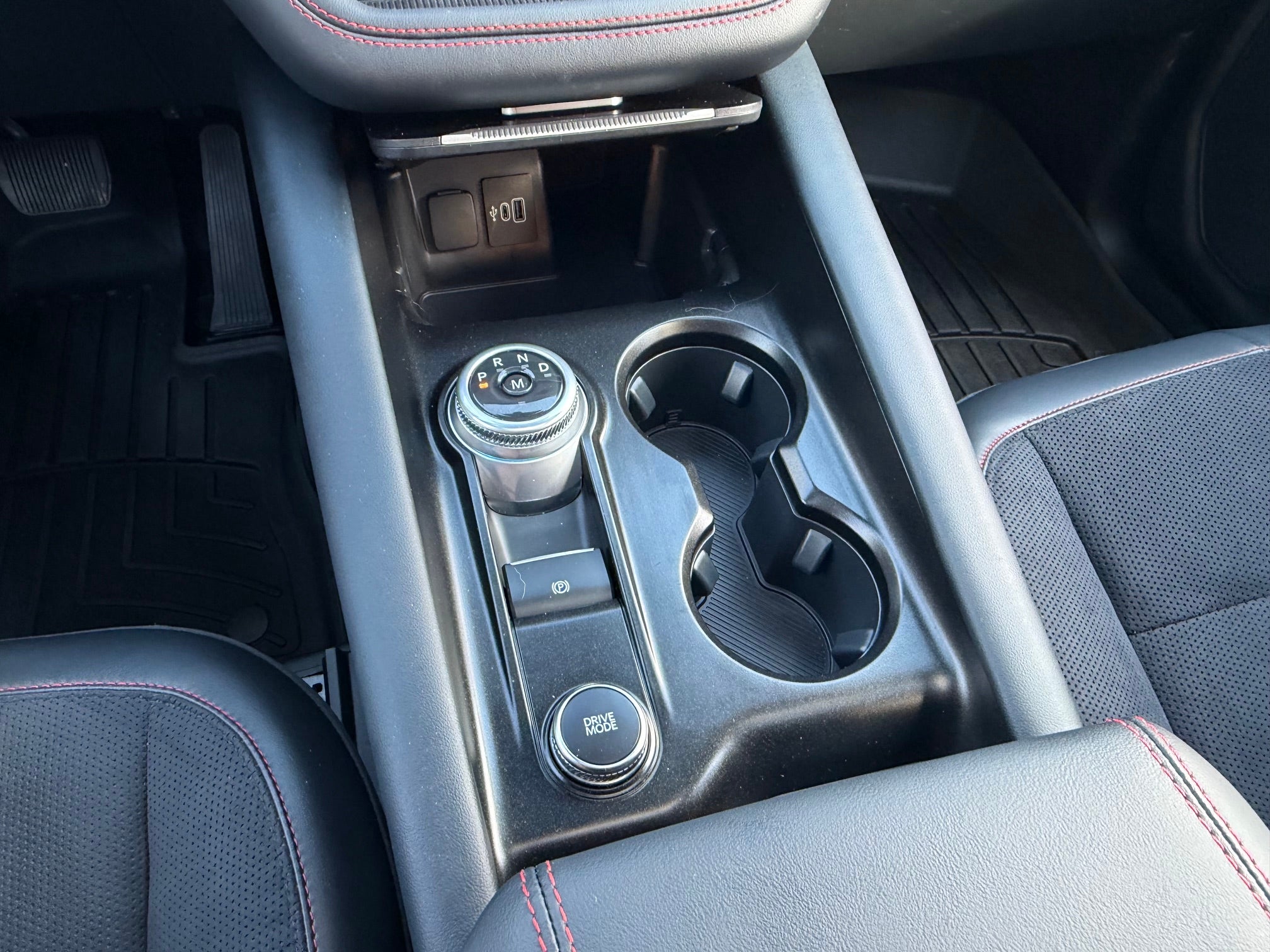 2025 Ford Explorer Base