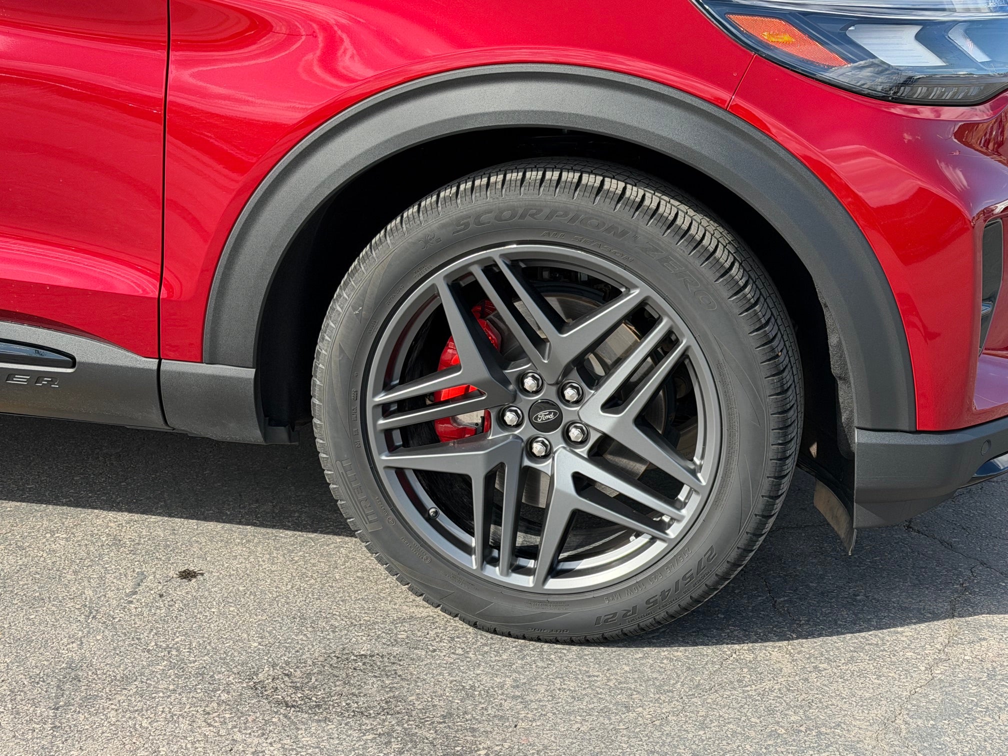 2025 Ford Explorer Base