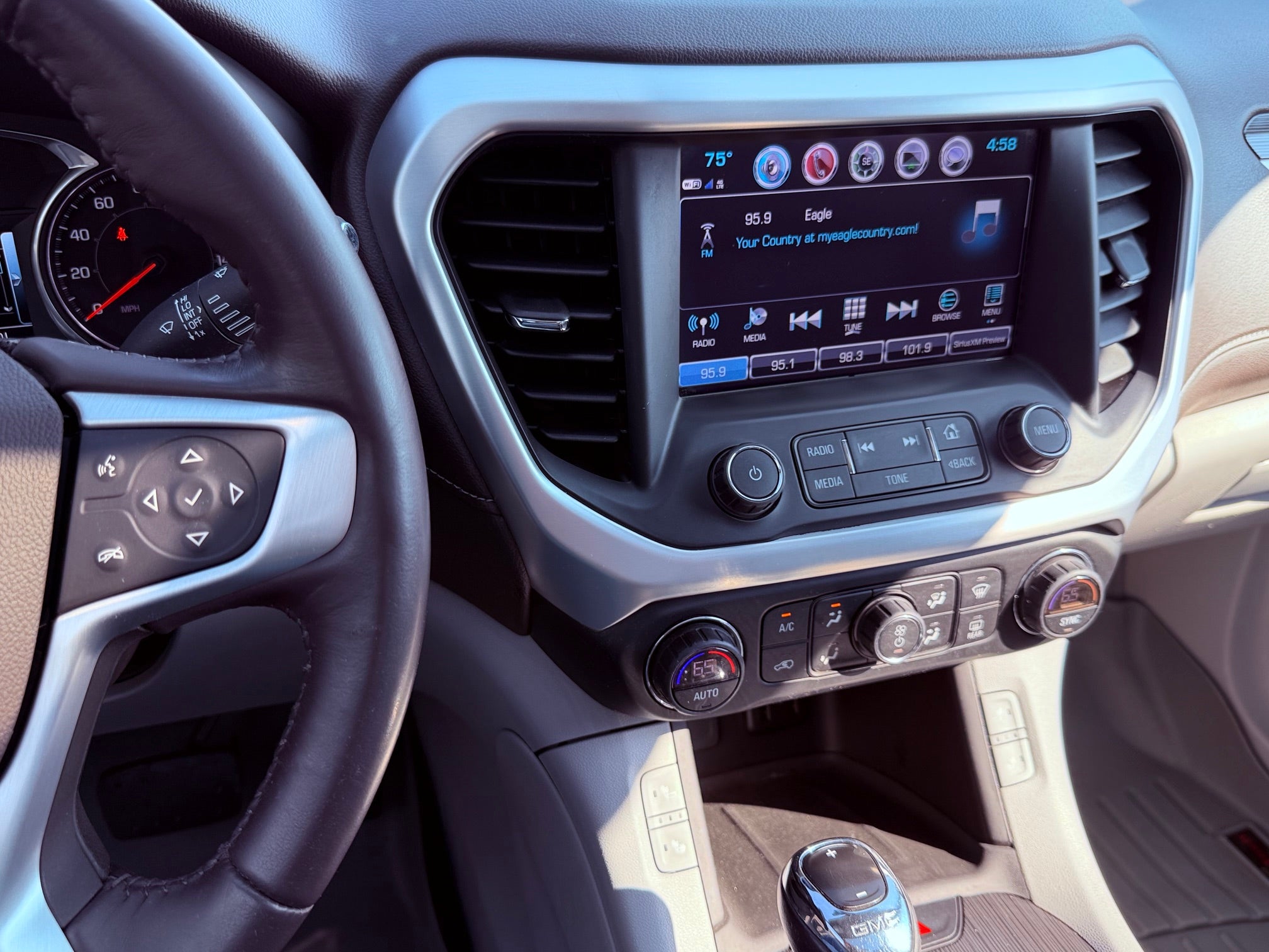 2018 GMC Acadia Base