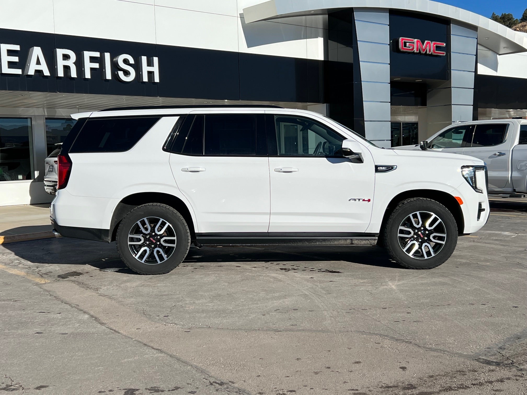 2022 GMC Yukon Base