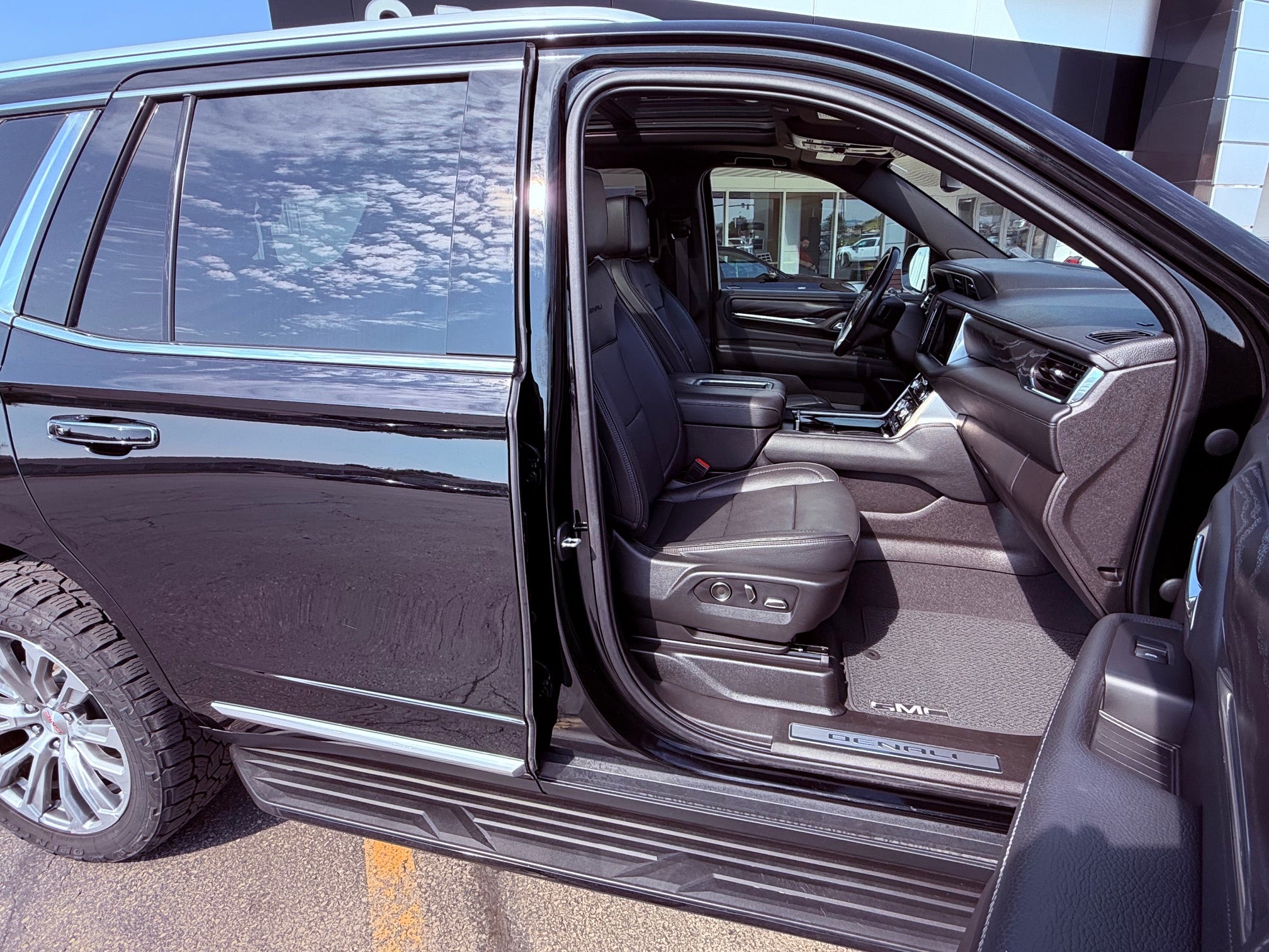 2021 GMC Yukon Base