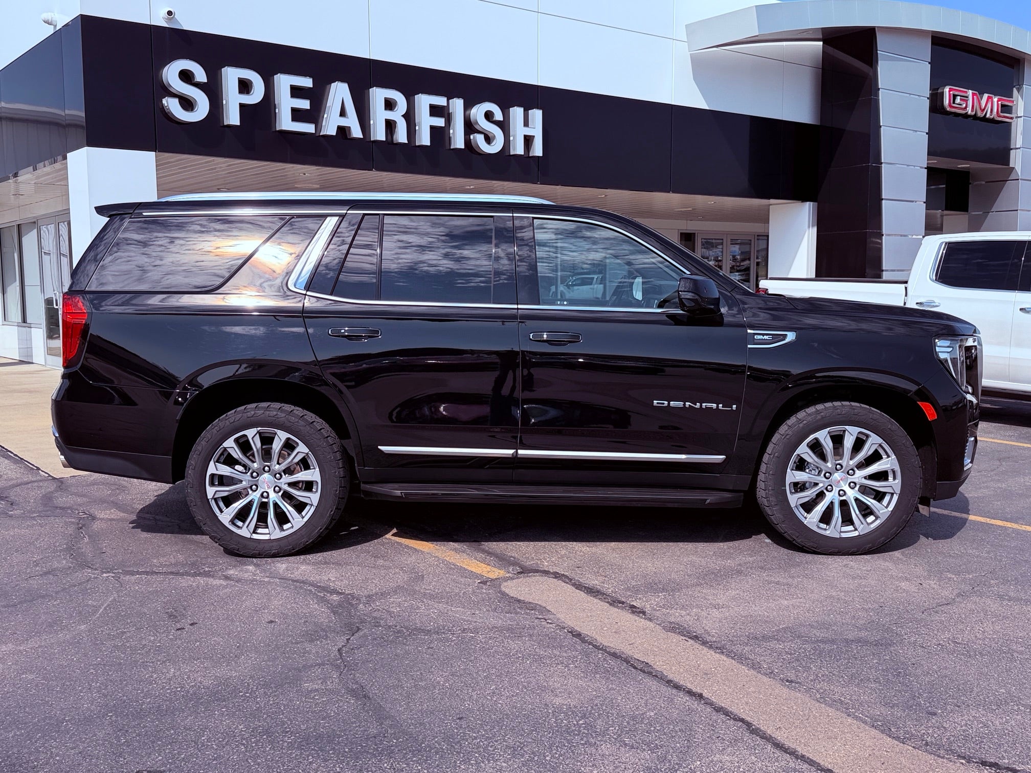2021 GMC Yukon Base