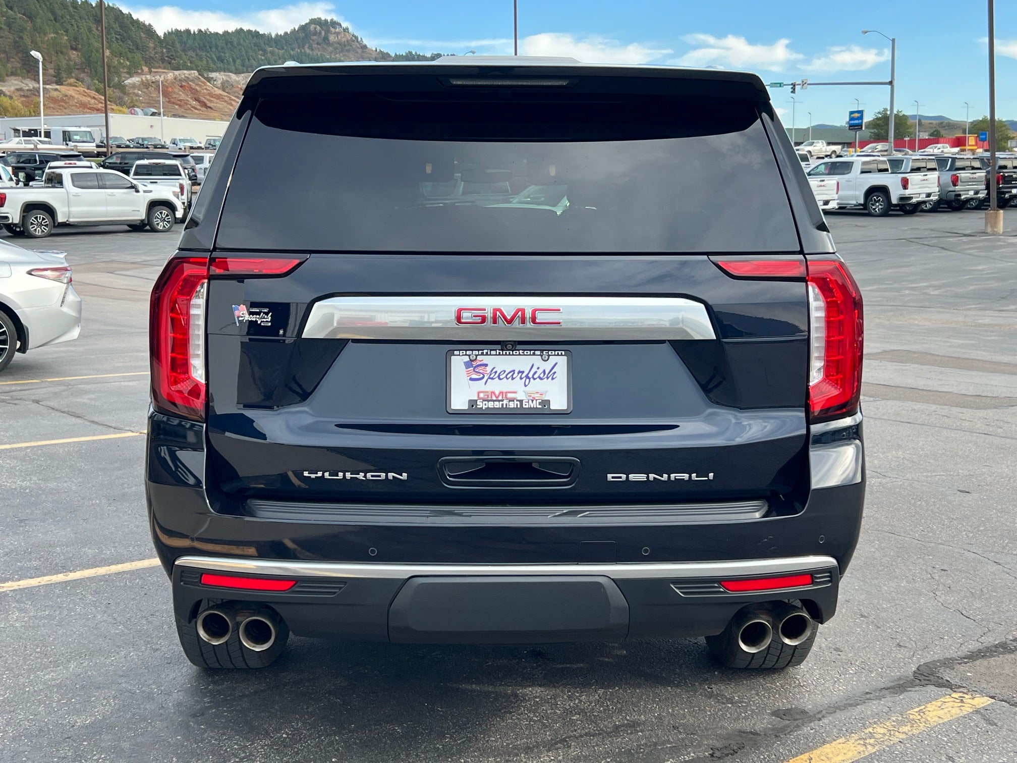 2022 GMC Yukon Base