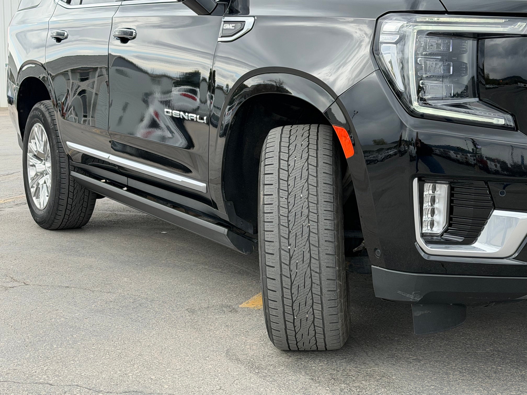 2023 GMC Yukon Base