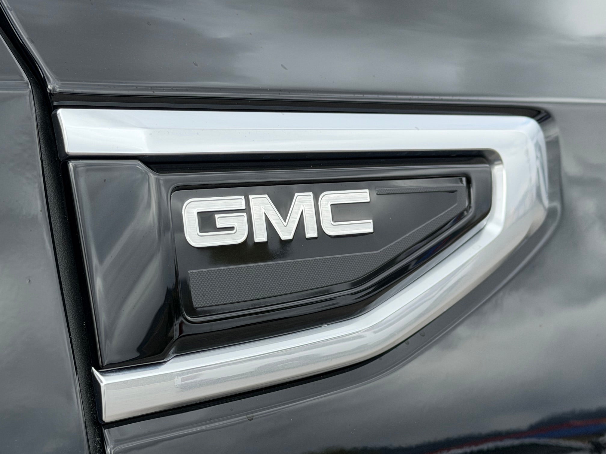 2023 GMC Yukon Base