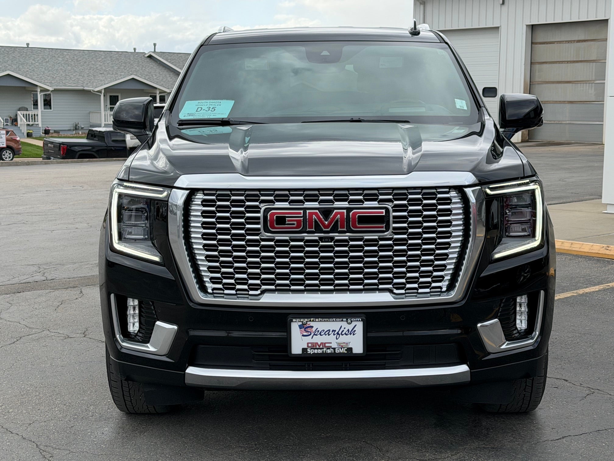 2023 GMC Yukon Base